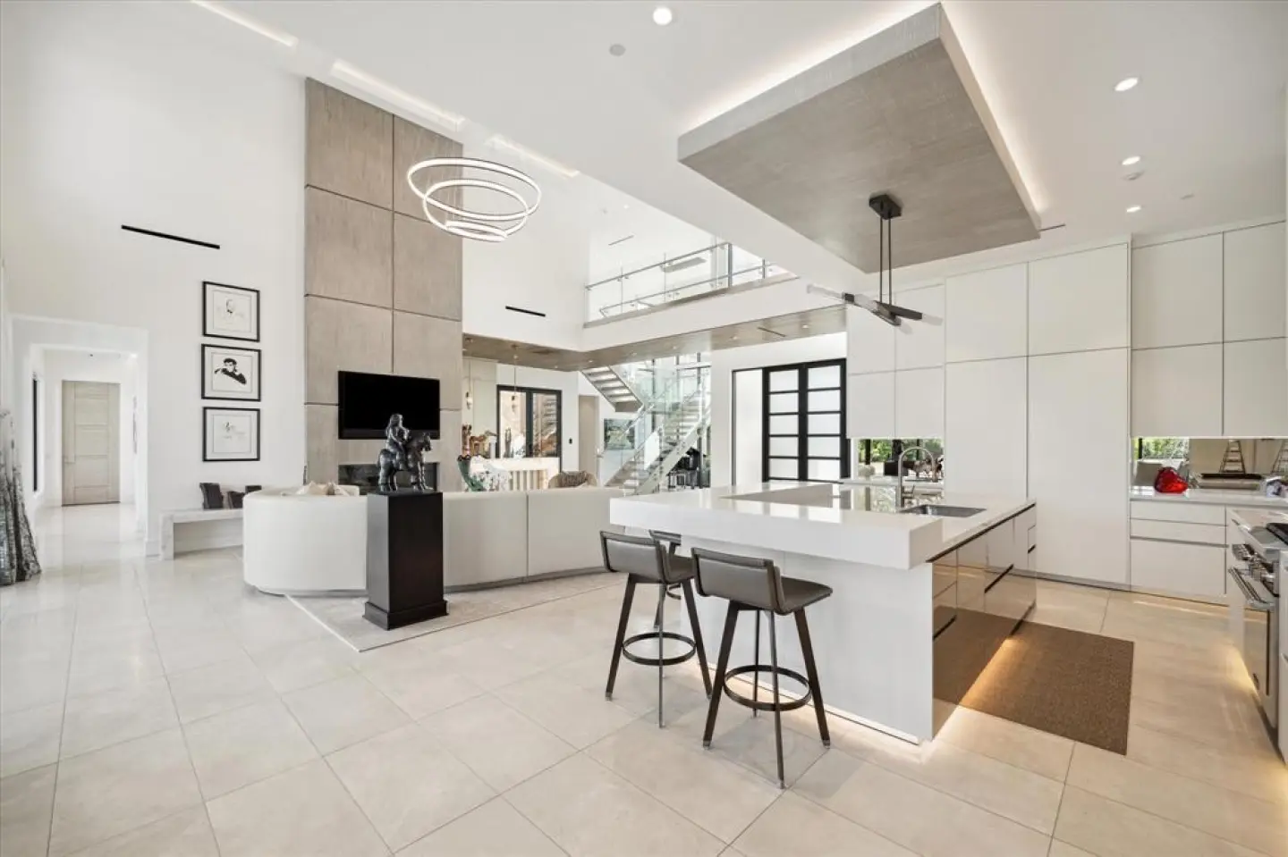 415 Lombardy - Interior photo