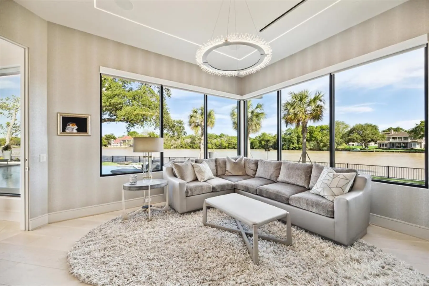 415 Lombardy - Interior photo